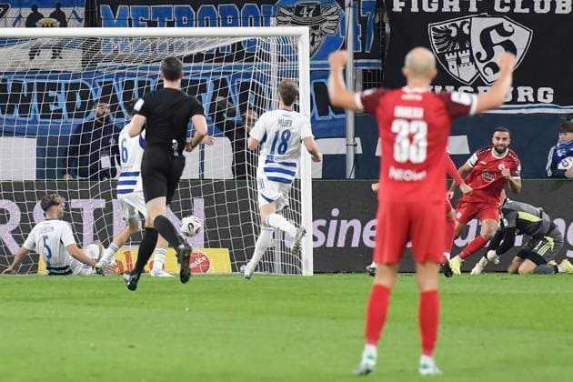 Ramien Safi (Essen 7) erzielt das Tor zum 1:1 26.10.2025 Fussball MSV Duisburg vs Rot-Weiss Essen, Schauinsland-Reisen-Arena, Duisburg, DFB DFL REGULATIONS PROHIBIT ANY USE OF PHOTOGRAPHS AS IMAGE SEQUENCES AND OR QUASI-VIDEO