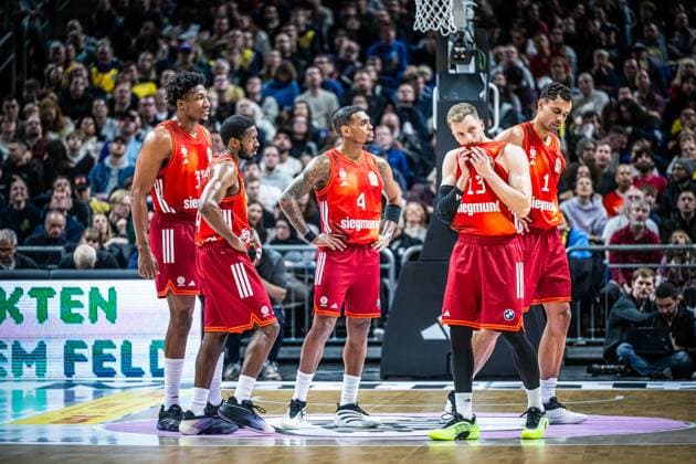 Basketball Berlin 26.10.2025 Saison 2025 2026 easyCredit BBL 1. Bundesliga Männer, Herren Alba Berlin - FC Bayern München Basketball niedergeschlagene Münchner