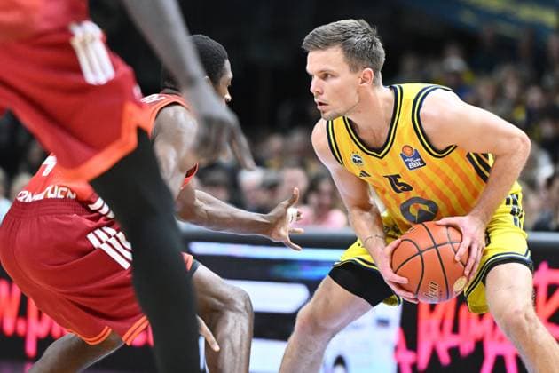 Martin Hermannsson (ALBA Berlin, 15) GER, Alba Berlin gegen FC Bayern Muenchen, Basketball, easyCredit Basketball League, Saison 2025 2026, 5. Spieltag, 26.10.2025 GER, Alba Berlin gegen FC Bayern Muenchen, Basketball, easyCredit Basketball League, Saison 2025 2026, 5. Spieltag, 26.10.2025 Berlin Copyright: xEibner-Pressefoto RyanxSleimanx EP_RSN