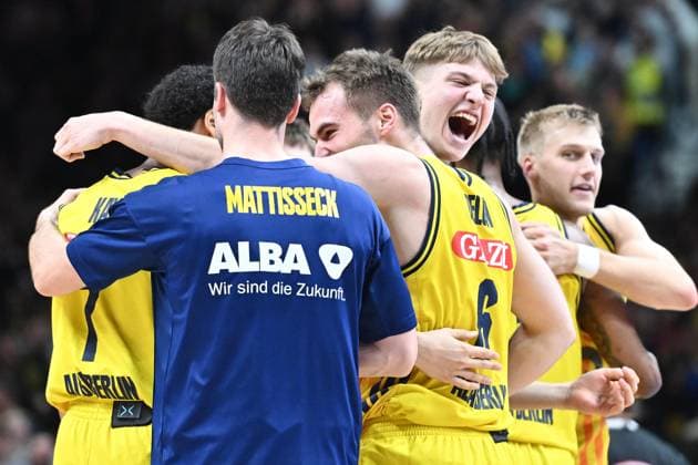 Das ALBA Berlin team GER, Alba Berlin gegen FC Bayern Muenchen, Basketball, easyCredit Basketball League, Saison 2025 2026, 5. Spieltag, 26.10.2025 GER, Alba Berlin gegen FC Bayern Muenchen, Basketball, easyCredit Basketball League, Saison 2025 2026, 5. Spieltag, 26.10.2025 Berlin Copyright: xEibner-Pressefoto RyanxSleimanx EP_RSN