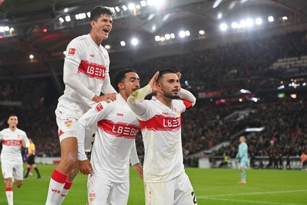 Torjubel Deniz UNDAV (VFB Stuttgart) nach Tor zum 2-1 mit Tiago TOMAS (VFB Stuttgart), Chema ANDRES (VFB Stuttgart), Jubel,Freude,Begeisterung, Aktion, Fussball 1. Bundesliga Saison 2025 2026, 8.Spieltag, Spieltag08 VfB Stuttgart - 1.FSV Mainz 05 2-1 am 26.10.2025 MHP ARENA.
