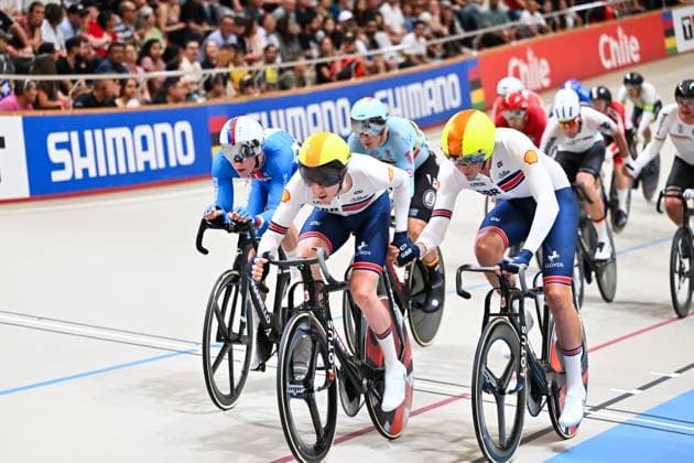 2025 Tissot UCI Track World Championships Picture by Simon Wilkinson SWpix.com - 26 10 2025 - Cycling - 2025 Tissot UCI Track World Championships - Velodromo PenalolÃ n, Santiago, Chile - Men s Madison - Mark Stewart (Great Britain) and Joshua Tarling (Great Britain) Copyright: x xSWpix.comx(t axPhotographyxHubxLtd)xSimonxWilkinson SWpix.comx SWP-3030-11988