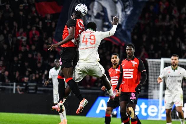 FOOTBALL : Stade Rennais vs OGC Nice - Ligue 1 - JournÃ e 9 - 26 10 2025 Lilian Brassier (Stade Rennais) Bernard Nguene (OGC Nice) RennesFrance  Copyright: xBaptistexAutissierx