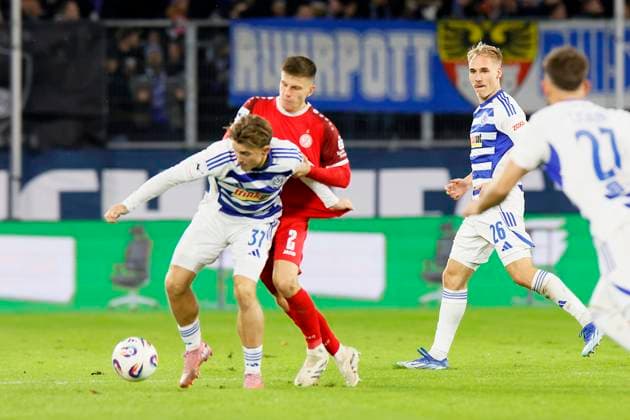 Fußball 3.Liga, 12.Spieltag, Saison 2025 2026, MSV Duisburg - Rot-Weiss Essen am 26.10.2025 in der Schauinsland-Reisen-Arena in Duisburg Michael Kostka ( Rot-Weiss Essen )