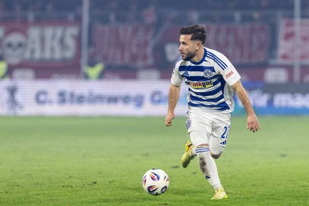 3.Liga: MSV Duisburg - Rot-Weiss Essen; 26.10.2025 Can Coskun (MSV Duisburg, 27) 3.Liga: MSV Duisburg - Rot-Weiss Essen; Schauinsland-Reisen-Arena, Duisburg; 26.10.2025 DFL regulations prohibit any use of photographs as image sequences and or quasi video. Copyright: xBEAUTIFULxSPORTS Buriakovx