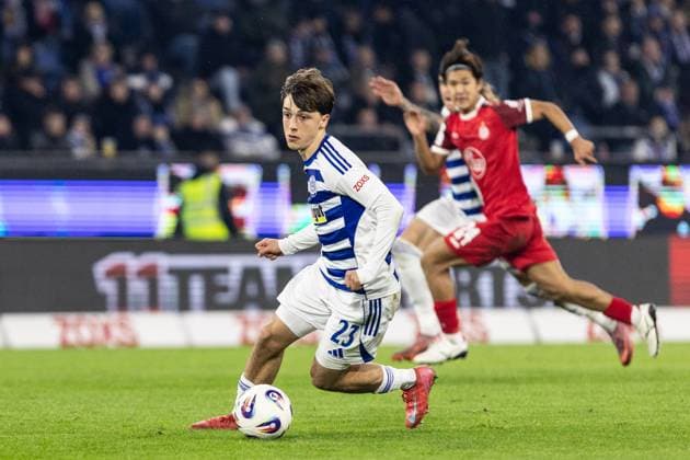 3.Liga: MSV Duisburg - Rot-Weiss Essen; 26.10.2025 Simon Symalla (MSV Duisburg, 23) 3.Liga: MSV Duisburg - Rot-Weiss Essen; Schauinsland-Reisen-Arena, Duisburg; 26.10.2025 DFL regulations prohibit any use of photographs as image sequences and or quasi video. Copyright: xBEAUTIFULxSPORTS Buriakovx
