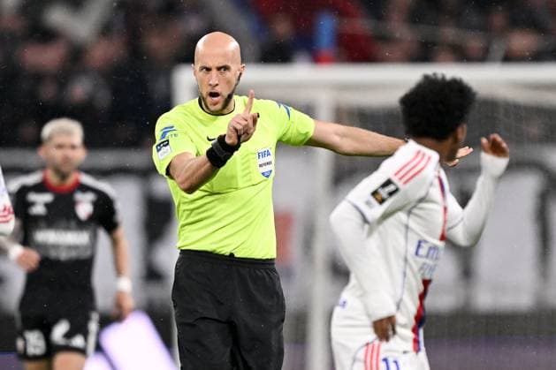 Olympique Lyonnais v RC Strasbourg Alsace - Ligue 1 McDonald s 2025 2026 Eric WATTELLIER (ARBITRE) during the Ligue 1 McDonald s match between Lyon and Strasbourg at Groupama Stadium on October 26, 2025 in Lyon, France. Lyon France  Copyright: xFEPx 776348169