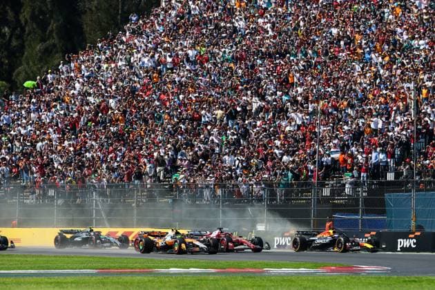 F1 - MEXICO CITY GRAND PRIX 2025 Start of the race 04 NORRIS Lando (gbr), McLaren F1 Team MCL39, action leads the group during the 2025 Formula 1 Mexico City Grand Prix, 20th round of the 2025 FIA Formula One World Championship, WM, Weltmeisterschaft from October 24 to 26, 2025 on the Autodromo Hermanos Rodriguez, in Mexico City, Mexico - Mexico CityMexico  Copyright: xANTONINxVINCENTx