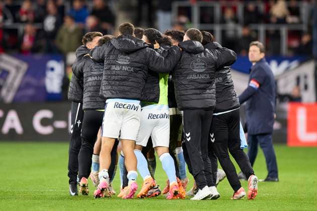 October 26, 2025, Pamplona, Navarra, SPAIN: Players of RC Celta de Vigo reacts during the LaLiga EA Sports match between CA Osasuna and RC Celta de Vigo at El Sadar on October 26, 2025, in Pamplona, Spain. Pamplona SPAIN - ZUMAa181 20251026_zaa_a181_257 Copyright: xRicardoxLarreinax