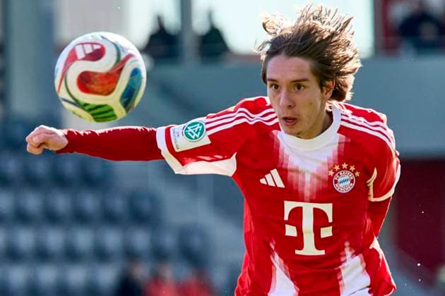 A-Junioren Bundesliga DFB-Nachwuchsliga, FC Bayern München (U19) vs TSV 1860 München (U19), München FC Bayern, München FC Bayern (U19), FC Augsburg, FC Augsburg (U19), 2025-10-26 in München (FC Bayern Campus) OLYCHENKO Bogdan (FC Bayern München (U19) Zentrales Mittelfeld (Nr.10) FCBU1910 ) sportworld München FC Bayern Campus Bayern Deutschland