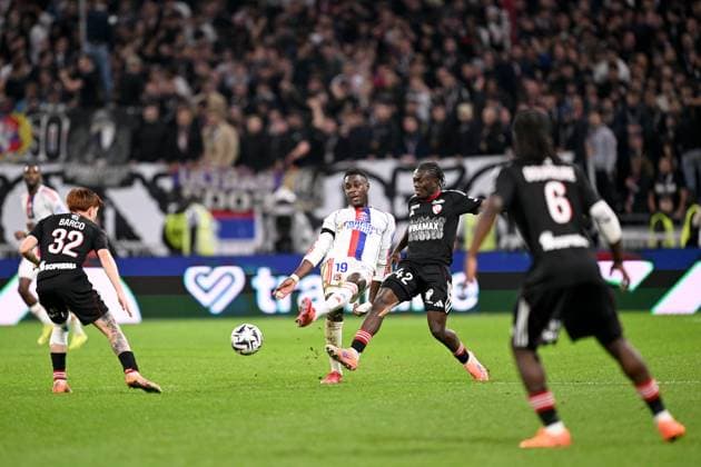 Olympique Lyonnais v RC Strasbourg Alsace - Ligue 1 McDonald s 2025 2026 42 Abdoul OUATTARA (rcsa) - 19 Moussa NIAKHATE (ol) during the Ligue 1 McDonald s match between Lyon and Strasbourg at Groupama Stadium on October 26, 2025 in Lyon, France. Lyon France  Copyright: xFEPx 776348169
