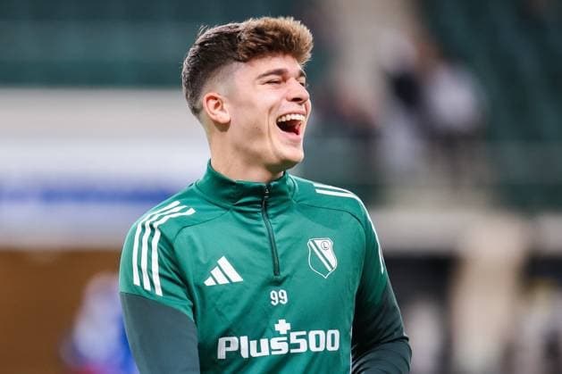 Fußball, Noah Weißhaupt wechselt zum SV Darmstadt, Archivbilder Warszawa 26.10.2025. Pilka nozna PKO BP Ekstraklasa sezon 2025 2026 kolejka 13 mecz: Legia Warszawa - Lech Poznan --- Football PKO BP Ekstraklasa season 2025 2026 round 13 match: Legia Warszawa - Lech Poznan nz Noah Weißhaupt (Noah Weisshaupt) Fot. Mikolaj Barbanell Arena Akcji NEWSPIX.PL --- newspix.pl 