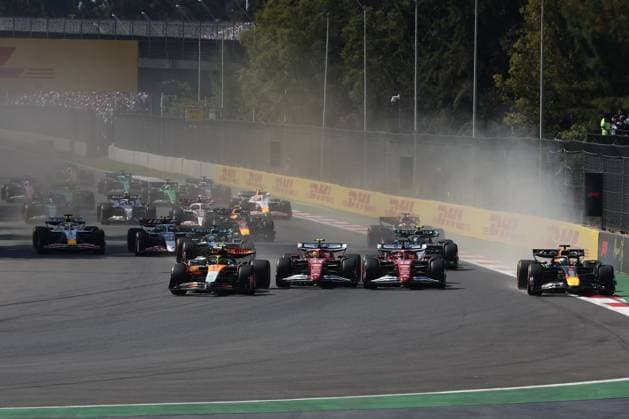 F1 Grand Prix Of Mexico City 2025 Lando Norris of McLaren, Lewis Hamilton, Charles Leclerc of Ferrari and Max Verstappen of Red Bull Racing at start of the Formula 1 Grand Prix of Mexico City at Autodromo Hermanos Rodriguez in Mexico City, Mexico on October 26, 2025. Mexico City Mexico  Copyright: xJakubxPorzyckix originalFilename:porzycki-f1grandp251026_npHVW.jpg