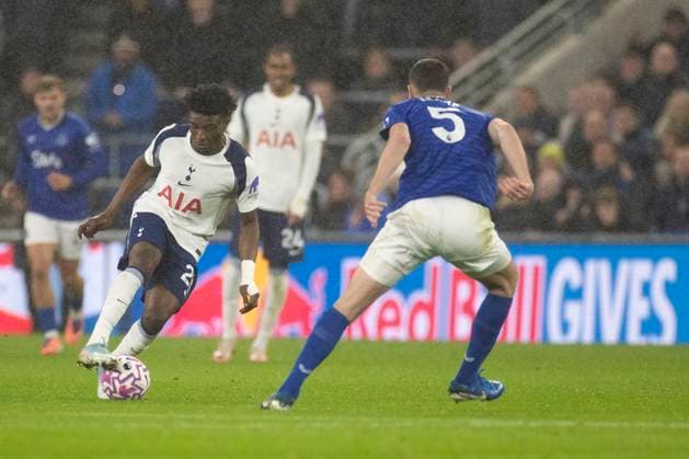 Everton v Tottenham Hotspur - Premier League Michael Keane of Everton FC challenges Mohammed Kudus of Tottenham Hotspur F.C. during the Premier League match between Everton and Tottenham Hotspur in Liverpool, England, on October 26, 2025. Liverpool Merseyside United Kingdom  Copyright: xMIxNewsx originalFilename:fletcher-evertonv251026_npO5m.jpg