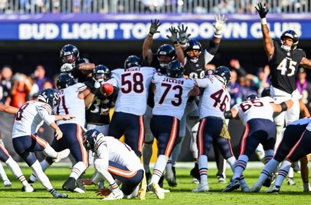 Chicago Bears kicker Cairo Santos (8) kicks a 47-yard field goal against the Baltimore Ravens during the fourth quarter at M&T Bank Stadium in Baltimore, Maryland, on Sunday, October 26, 2025. The Ravens won 30-16.  BAL20251026129 DAVIDxTULIS