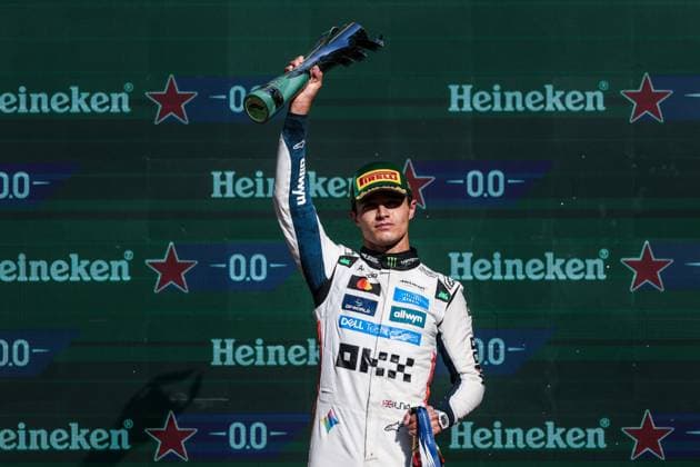 F1 - MEXICO CITY GRAND PRIX 2025 NORRIS Lando (gbr), McLaren F1 Team MCL39, portrait podium during the 2025 Formula 1 Mexico City Grand Prix, 20th round of the 2025 FIA Formula One World Championship, WM, Weltmeisterschaft from October 24 to 26, 2025 on the Autodromo Hermanos Rodriguez, in Mexico City, Mexico - Mexico CityMexico  Copyright: xANTONINxVINCENTx