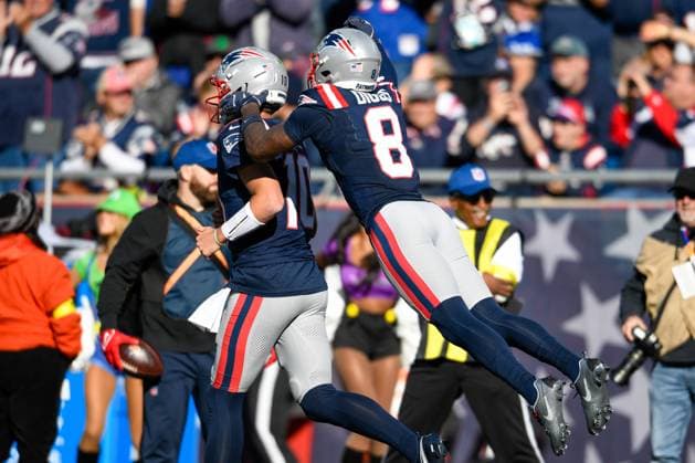 October 26, 2025; Foxborough, Massachusetts, USA; New England Patriots wide receiver Stefon Diggs (8) celebrates after scoring a touchdown during the second half of the game between the Cleveland Browns and the New England Patriots at Gillette Stadium, in Foxborough, Massachusetts. CSM Foxborough United States of America - ZUMAc04_ 20251026_zma_c04_161 Copyright: xEricaxDenhoffx