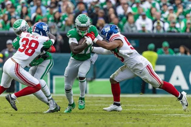 October 26, 2025, Philadelphia, Pa, U.S.A.: Philadelphia Eagles running back TANK BIGSBY (37) competes during a week eight game between the Philadelphia Eagles and the New York Giants Sunday, Oct. 26, 2025; at Lincoln Financial Field in Philadelphia, PA. Philadelphia U.S.A. - ZUMAs124 20251026_fap_s124_048 Copyright: xSaquanxStimpsonx