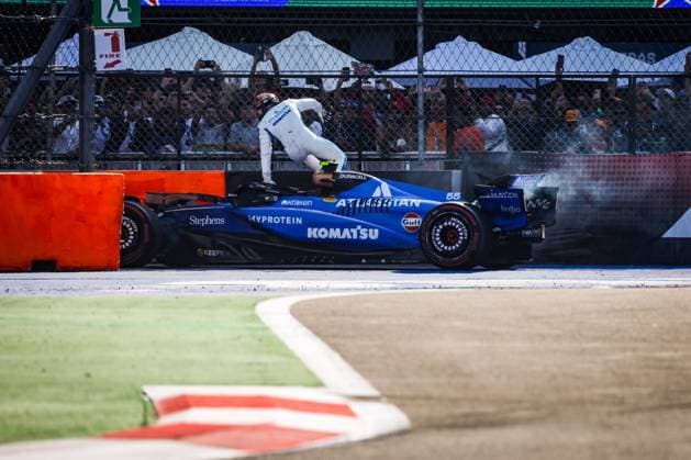 F1 - MEXICO CITY GRAND PRIX 2025 SAINZ Carlos (spa), Williams Racing FW47, mechanical failure during the 2025 Formula 1 Mexico City Grand Prix, 20th round of the 2025 FIA Formula One World Championship, WM, Weltmeisterschaft from October 24 to 26, 2025 on the Autodromo Hermanos Rodriguez, in Mexico City, Mexico - Mexico CityMexico  Copyright: xFLORENTxGOODENx