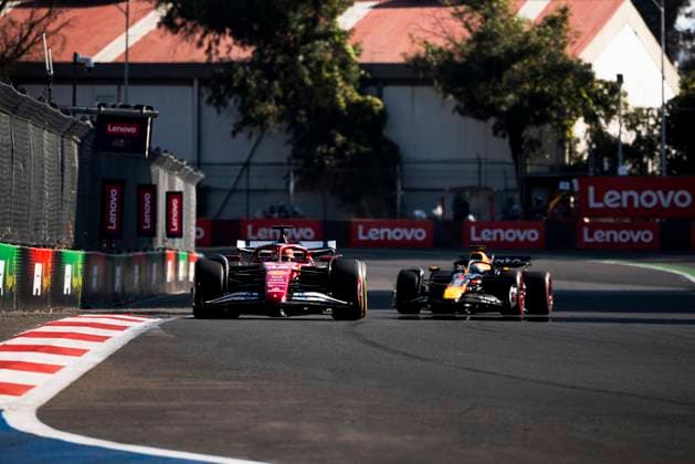 Formula?1 Gran?Premio?de?la?Ciudad?de? México?2025 Alexis Perrin OVERTAKE MAXPPP - Mexico?City 26 10 2025 16 LECLERC Charles (mon), Scuderia Ferrari HP, action, 01 VERSTAPPEN Max (nld), Oracle Red Bull Racing, action last lap fight at the Formula?1 Gran?Premio?de?la?Ciudad?de?México?2025, the 20th round of the 2025 FIA Formula?1 World Championship, WM, Weltmeisterschaft at the Autódromo?Hermanos?Rodríguez in Mexico?City, Mexico, from 23 to 26 October 2025 Mexico?City Autódromo Hermanos Rodríguez Mexico Copyright: xOVERTAKE MAXPPPxAlexisxPerrinx OVT202510276646 OVT202510276646