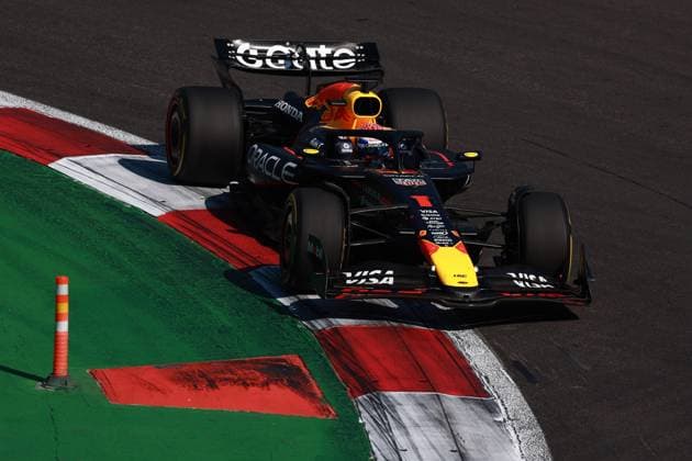 F1 Grand Prix of Mexico 2025 MEXICO CITY, MEXICO - OCTOBER 26: Max Verstappen of Red Bull Racing driving the (1) RB21 on track during the F1 Grand Prix of Mexico, at Autodromo Hermanos Rodriguez, in Mexico City, Mexico on October 26, 2025. Daniel Cardenas Anadolu Mexico City Mexico. Editorial use only. Please get in touch for any other usage.  Copyright: x2025xAnadoluxDanielxCardenasx