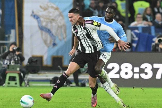 CALCIO - Serie A - SS Lazio vs Juventus FC Boulaye Dia of SS Lazio competes for the ball with Dusan Vlahovic of Juventus FC during the Serie A Enilive between SS Lazio vs Juventus FC at Olimpic Stadium Rome Italy  Copyright: xIPAxSport ABACAx
