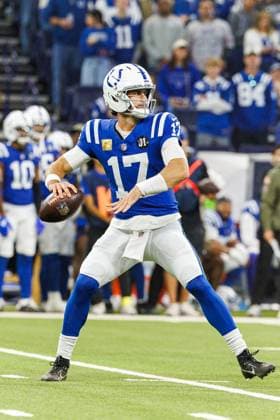 October 26, 2025: Indianapolis Colts quarterback Daniel Jones (17) passes the ball during NFL, American Football Herren, USA game action against the Tennessee Titans at Lucas Oil Stadium in Indianapolis, Indiana. CSM Indianapolis United States of America - ZUMAc04_ 20251026_zma_c04_326 Copyright: xJohnxMersitsx