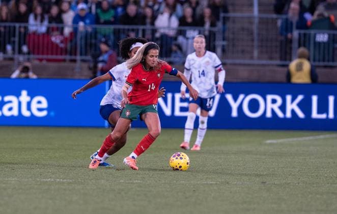 October 26, 2025, Bronx, New York, USA: Dolores Silva (14) of Portugal controls the ball during friendly game against USWNT at Pratt & Whitney Stadium at Rentschler Field in East Hartford, CT on October 26, 2025. USWNT won 3 - 1. Bronx USA - ZUMAr339 20251026_znp_r339_031 Copyright: xLevxRadinx