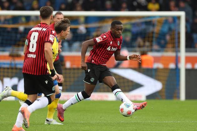 Braunschweig vs. Hannover, 2. BL Braunschweig, 26.10.2025, FUßBALL - Eintracht Braunschweig vs. Hannover 96, 2. BL, Saison 2025 26. Noel Aseko Nkili (Hannover 96) Braunschweig