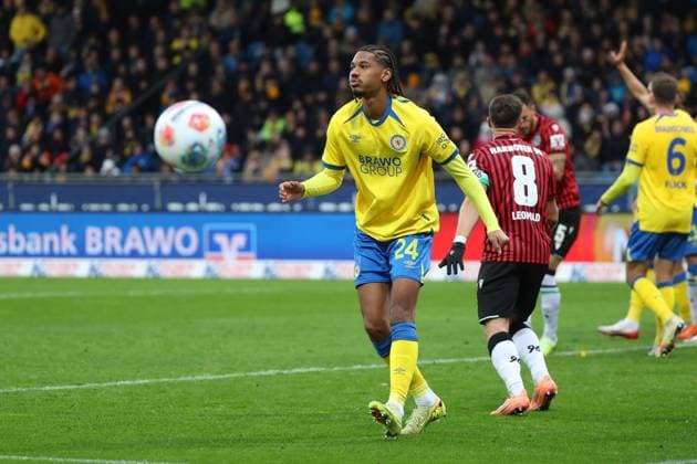 Braunschweig vs. Hannover, 2. BL Braunschweig, 26.10.2025, FUßBALL - Eintracht Braunschweig vs. Hannover 96, 2. BL, Saison 2025 26. Sidi SanÃ (Eintracht Braunschweig) Braunschweig