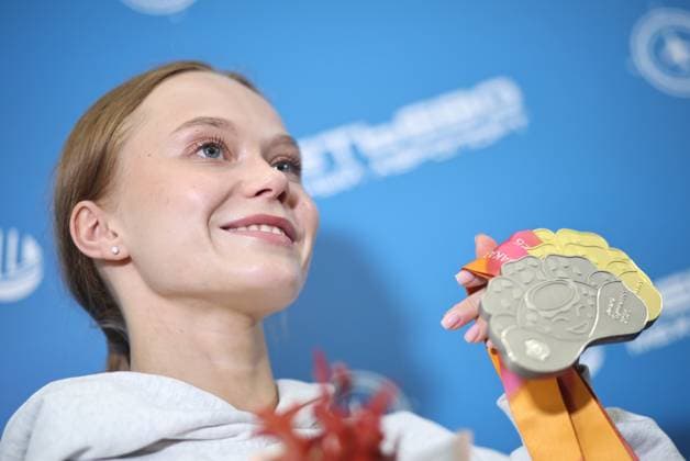 RUSSIA, MOSCOW REGION - OCTOBER 27, 2025: Athlete Angelina Melnikova poses during a ceremony at Sheremetyevo International Airport to welcome home the Russian national team, Nationalteam as she brings home two gold and one silver medals from the 53rd FIG World Artistic Gymnastics Championships in Jakarta Russia Welcomes Home Medallists After World Artistic Gymnastics Championships 2025 In Indonesia  - ZUMAt113 20251027_zaa_t113_045 Copyright: xMikhailxTereshchenkox