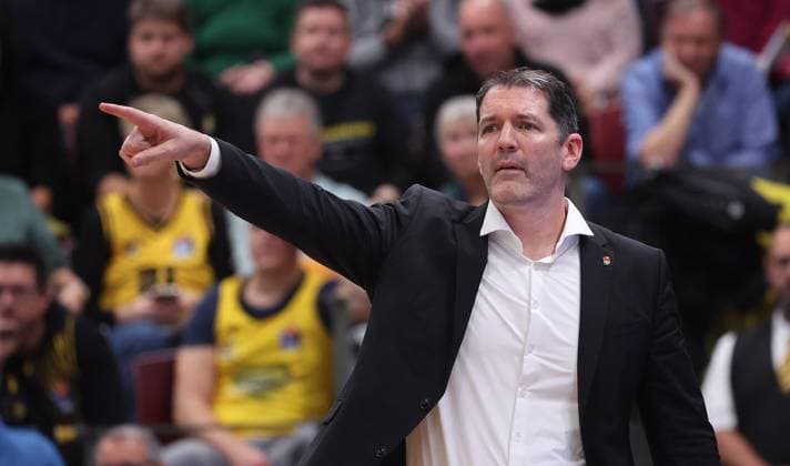 Ludwigsburg , easyCredit Basketball Bundesliga MHP Riesen Ludwigsburg vs. ratiopharm Ulm , Ty Harrelson ( Trainer Ulm )