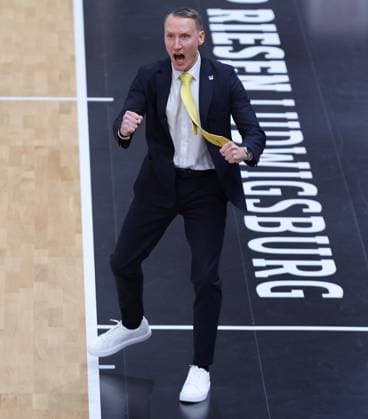 Ludwigsburg , easyCredit Basketball Bundesliga MHP Riesen Ludwigsburg vs. ratiopharm Ulm , Mikko Riipinen ( Trainer Riesen )
