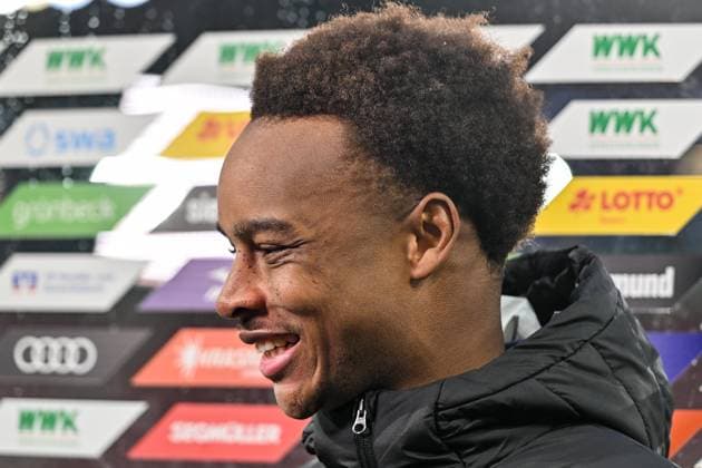 GER, 1. FBL, FC Augsburg vs RB Leipzig 25.10.2025, WWK-Arena, Augsburg, GER, 1. FBL, FC Augsburg vs RB Leipzig, im Bild Assan Ouedraogo (RB Leipzig, 20)