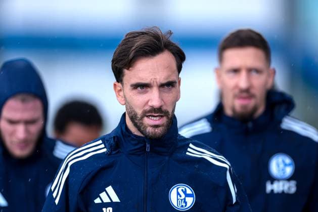 27.10.2025, Fussball, Saison 2025 2026, Training FC Schalke 04, Kenan Karaman (FC Schalke 04), Gelsenkirchen Trainingsgelände FC Schalke 04 NRW Deutschland xRHR-FOTO YYx Copyright: RHR-FOTOx RHR-FOTO YY