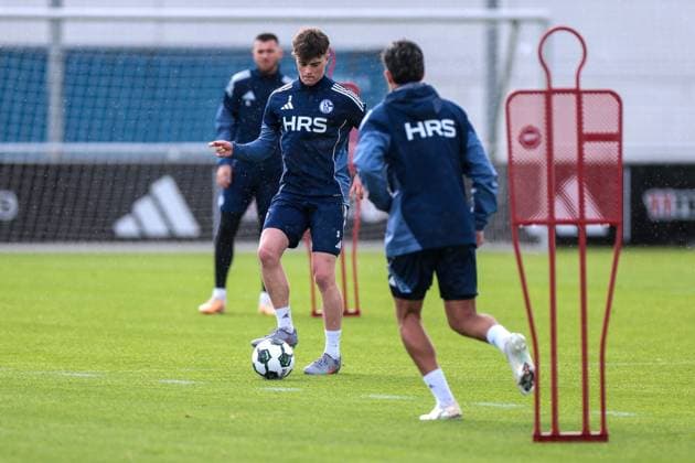 27.10.2025, Fussball, Saison 2025 2026, Training FC Schalke 04, Dylan Leonard (FC Schalke 04), Gelsenkirchen Trainingsgelände FC Schalke 04 NRW Deutschland xRHR-FOTO YYx Copyright: RHR-FOTOx RHR-FOTO YY