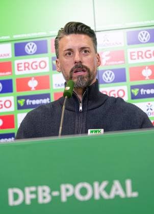 Sandro Wagner (Trainer FC Augsburg), Pressekonferenz vor dem DFB-Pokal-Spiel gegen den VfL Bochum;
