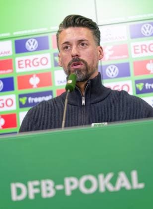 Sandro Wagner (Trainer FC Augsburg), Pressekonferenz vor dem DFB-Pokal-Spiel gegen den VfL Bochum;
