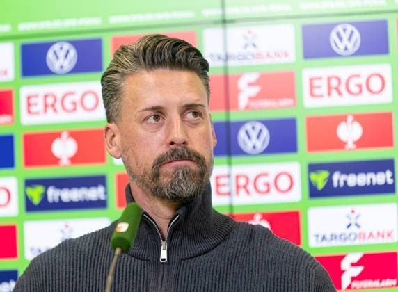 Sandro Wagner (Trainer FC Augsburg), Pressekonferenz vor dem DFB-Pokal-Spiel gegen den VfL Bochum;