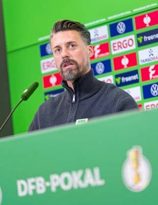 Sandro Wagner (Trainer FC Augsburg), Pressekonferenz vor dem DFB-Pokal-Spiel gegen den VfL Bochum;