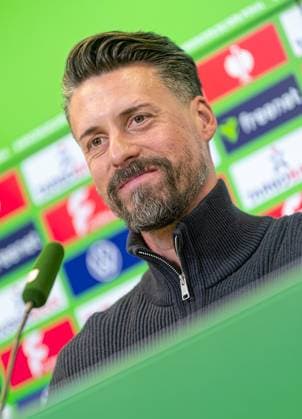 Sandro Wagner (Trainer FC Augsburg), Pressekonferenz vor dem DFB-Pokal-Spiel gegen den VfL Bochum;