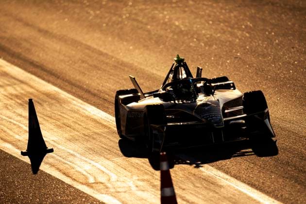 FORMULA E - 2025 VALENCIA PRE-SEASON TESTING 07 GUNTHER Maximilian (ger), DS Penske, DS E-Tense FE25, action during the 2025 Valencia Pre-Season Testing of the 2025-26 ABB FIA Formula E World Championship, WM, Weltmeisterschaft on the Circuit Ricardo Tormo from October 27 to 31, 2025 in Cheste, Spain - ChesteSpain  Copyright: xFabrizioxBoldonix