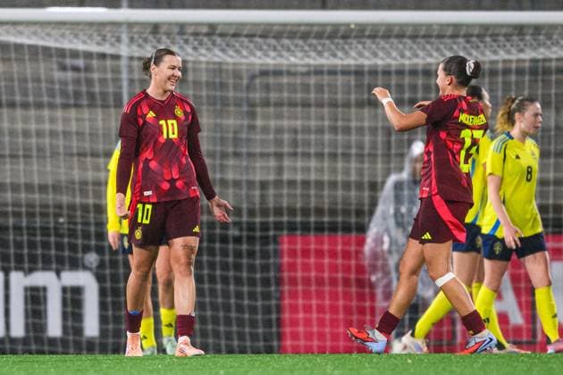 251027 Larissa Muhlhaus of Germany celebrates with Julia Mickenhagen after 0-1 during the International Friendly, Länderspiel, Nationalmannschaft under-23 football match between Sweden and Germany on October 27, 2025 in Malmö. Photo: Christoffer Borg Mattisson BILDBYRAN COP 261 CB0483 fotboll football soccer fotball u23 under 23 sverige sweden germany dam bbeng landslag jubel Copyright: CHRISTOFFERxBORGxMATTISSON BB251027CB056