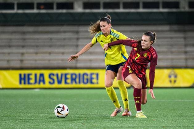 251027 Bella Andersson of Sweden and Mara Alber of Germany during the International Friendly, Länderspiel, Nationalmannschaft under-23 football match between Sweden and Germany on October 27, 2025 in Malmö. Photo: Christoffer Borg Mattisson BILDBYRAN COP 261 CB0483 fotboll football soccer fotball u23 under 23 sverige sweden germany dam bbeng landslag Copyright: CHRISTOFFERxBORGxMATTISSON BB251027CB074