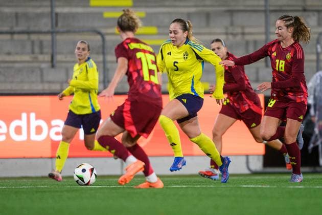 251027 Alice Bergström of Sweden and Mathilde Janzen of Germany during the International Friendly, Länderspiel, Nationalmannschaft under-23 football match between Sweden and Germany on October 27, 2025 in Malmö. Photo: Christoffer Borg Mattisson BILDBYRAN COP 261 CB0483 fotboll football soccer fotball u23 under 23 sverige sweden germany dam bbeng landslag Copyright: CHRISTOFFERxBORGxMATTISSON BB251027CB076