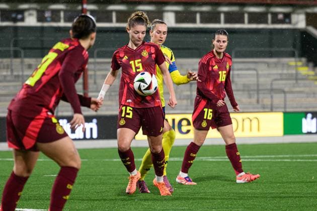 251027 Julia Landenberger of Germany and Ellen Wangerheim of Sweden during the International Friendly, Länderspiel, Nationalmannschaft under-23 football match between Sweden and Germany on October 27, 2025 in Malmö. Photo: Christoffer Borg Mattisson BILDBYRAN COP 261 CB0483 fotboll football soccer fotball u23 under 23 sverige sweden germany dam bbeng landslag sverige sweden tyskland germany Copyright: CHRISTOFFERxBORGxMATTISSON BB251027CB107