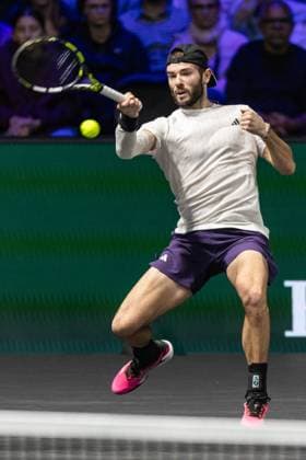 Rolex Paris Masters 2025 Jacob Fearnley (GBR) plays his men s singles match against Andrey Rublev on day one of the Paris ATP, Tennis Herren Masters 1000 tennis tournament at the Paris La Defense Arena in Nanterre, on the outskirts of Paris, on october 27, 2025. Paris France  Copyright: xIbrahimxEzzatx originalFilename:ezzat-notitle251027_npGAr.jpg