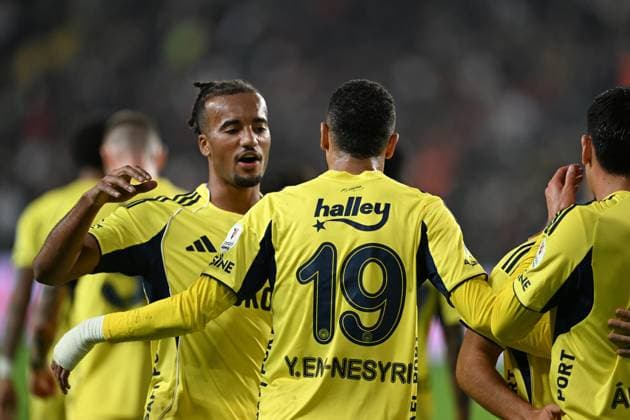 Gaziantep FK v Fenerbahce - Turkish Super Lig GAZIANTEP, TURKIYE - OCTOBER 27: En-Nesyri of Fenerbahce celebrates after a goal during Turkish Super Lig match between Gaziantep FK and Fenerbahce in Gaziantep, Turkiye on October 27, 2025. Adsiz Gunebakan Anadolu Gaziantep Turkey. Editorial use only. Please get in touch for any other usage.  Copyright: x2025xAnadoluxAdsizxGunebakanx