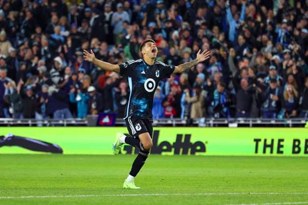 October 27, 2025, St. Paul, Minnesota, United States: Minnesota United player ANTHONY MARKANICH runs to celebrate after winning the penalty shootout. The first round of the MLS, Fussball Herren, USA Cup Playoffs between the Minnesota United and the Seattle Sounders took place at Allianz Field in St. Paul Minnesota on October 27th 2025. Minnesota United won the game in a penalty shootout 3 successful shots to 2 after a 0-0 draw in regular time. St. Paul United States - ZUMAt166 20251027_zsp_t166_021 Copyright: xMichaelxTurnerx