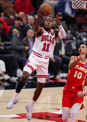 (251028) -- CHICAGO, Oct. 28, 2025 -- Ayo Dosunmu (L) of Chicago Bulls goes for a lay-up during the NBA, Basketball Herren, USA regular season basketball game between Chicago Bulls and Atlanta Hawks at United Center in Chicago, the United States, on Oct. 27, 2025. (Photo by Xinhua) (SP)U.S.-CHICAGO-BASKETBALL-NBA-CHICAGO BULLS VS ATLANTA HAWKS JoelxLerner 
